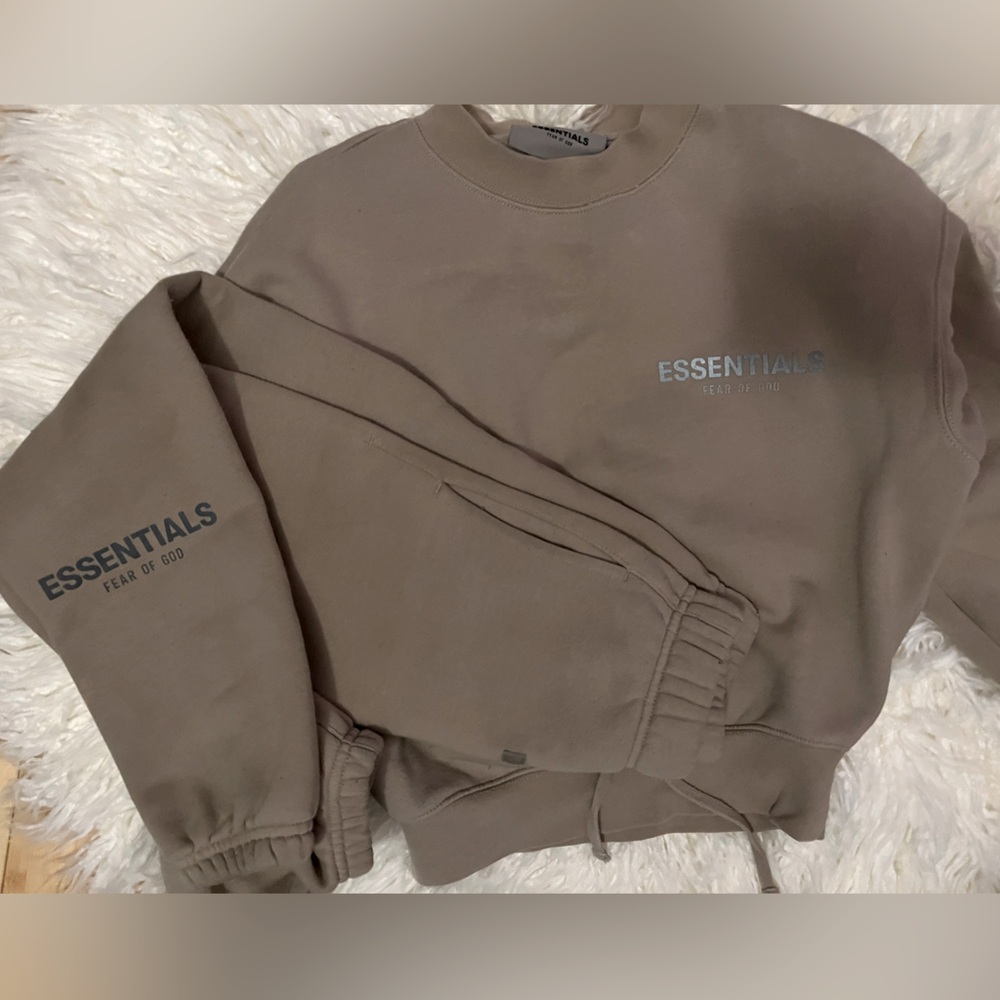FEAR OF GOD Kids Essentials sweat suit